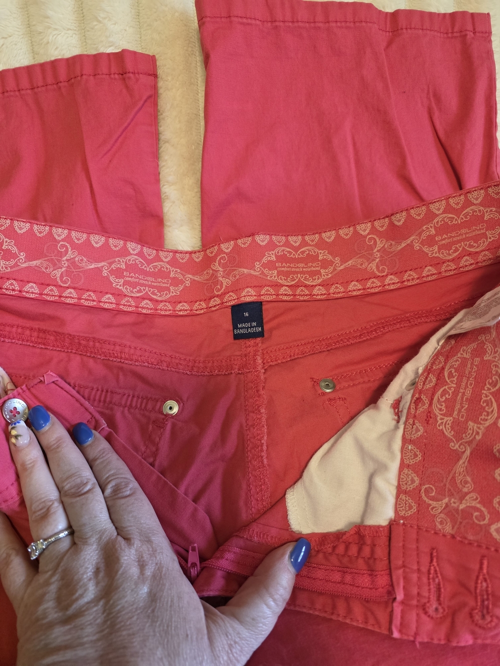 Bandolino Hot Pink Capris - Picture 5 of 10